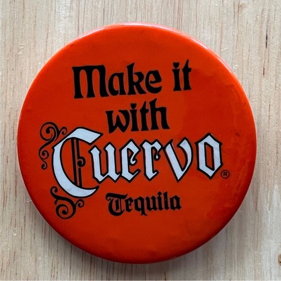 Lot of 20+ Vintage Beer and Liquor Pinback Buttons - Picture 9 of 10